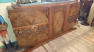 Art Deco dressoir met zeer mooi houtsnijwerk erg mooie kast