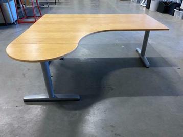 Instelbaar Ikea Galant hoekbureau 160x150/80xH62-82 cm, 5 st - afbeelding 22 Instelbaar Ikea Galant hoekbureau 160x150/80xH62-82 cm, 5 st - afbeelding 22