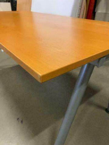 Ikea Galant - Instelbaar bureau met schroef 160x80xH62-82 cm - afbeelding 4 Ikea Galant - Instelbaar bureau met schroef 160x80xH62-82 cm - afbeelding 4