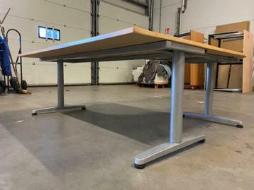 Instelbaar Ikea Galant hoekbureau 160x150/80xH62-82 cm, 5 st - afbeelding 16 Instelbaar Ikea Galant hoekbureau 160x150/80xH62-82 cm, 5 st - afbeelding 16
