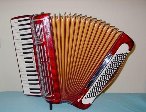 Marinucci 120 bas 3 korig rood (te koop of te huur), Muziek en Instrumenten, Accordeons, Gebruikt, Marinucci, Met koffer, Met riemen