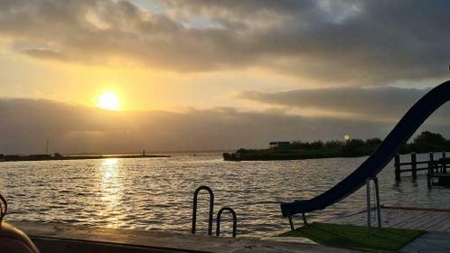 Te huur caravan in Giethoorn / Wanneperveen met eigen sloep Te huur caravan in Giethoorn / Wanneperveen met eigen sloep