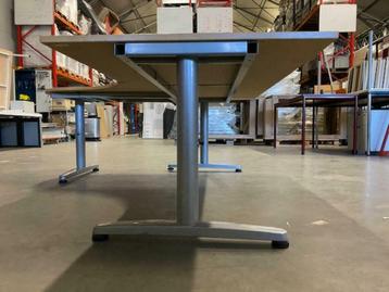 Instelbaar Ikea Galant hoekbureau 160x150/80xH62-82 cm, 5 st - afbeelding 10 Instelbaar Ikea Galant hoekbureau 160x150/80xH62-82 cm, 5 st - afbeelding 10