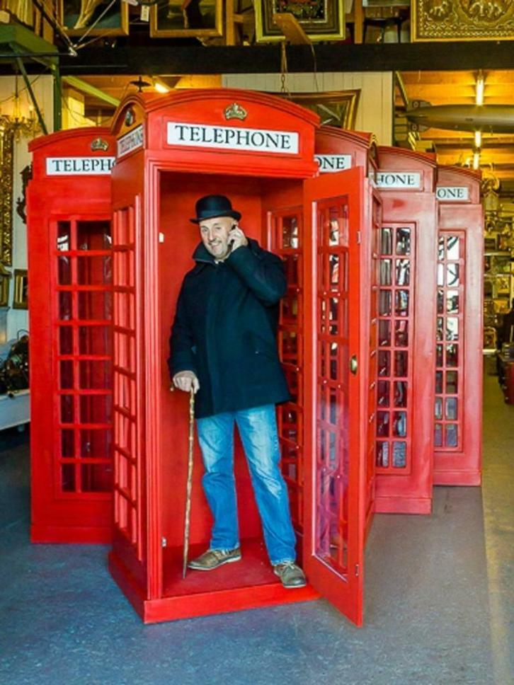 Engelse telefooncel Rinus de Bruin interieur