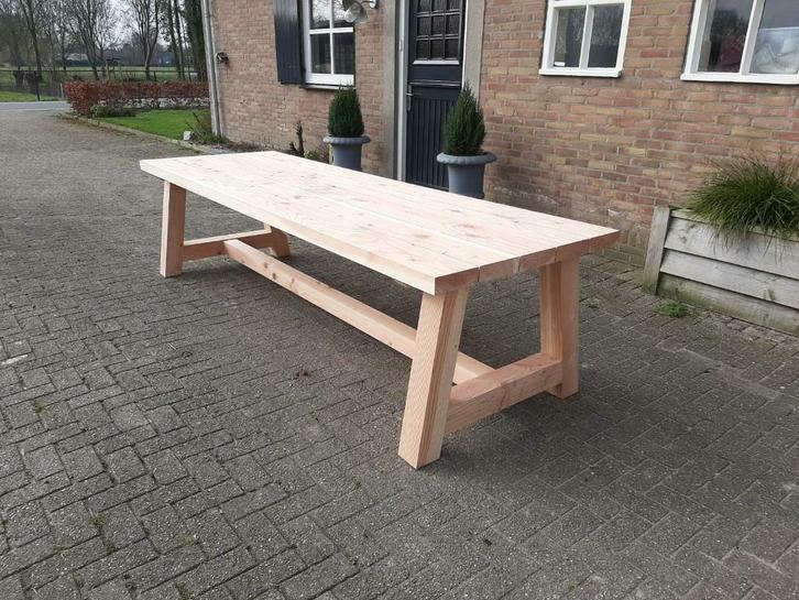 Van gewoon hout naar robuuste meubels. Van Planken Maatwerk Meubelen