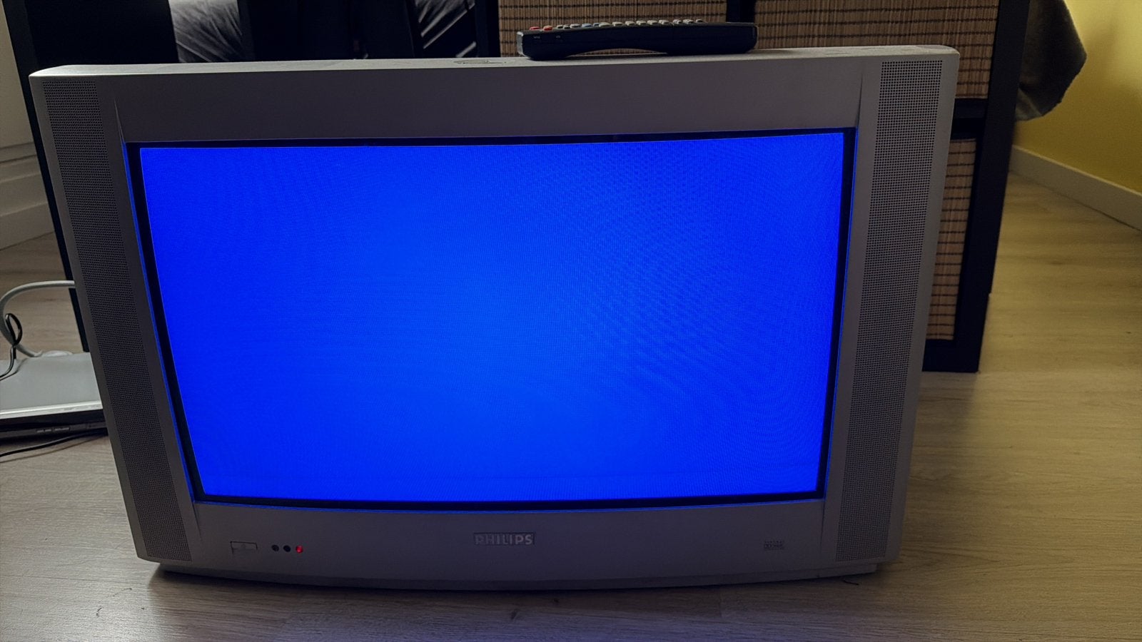 Oude Philips breedbeeld crt tv