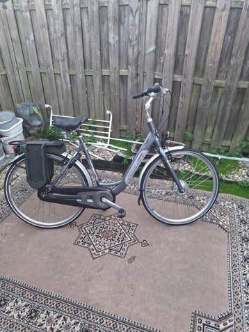 FIETS IS NIET MEER ELECTRISCHE FIETS ZIET ER GOED UIT MOOIE