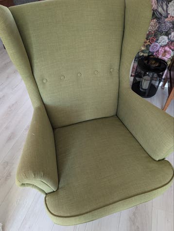 Gebruikte groene IKEA stoel