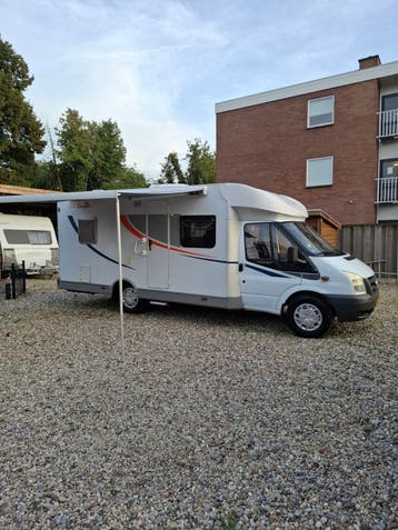 Ford Transit T63 Travelsleeper met bikelift en airco.