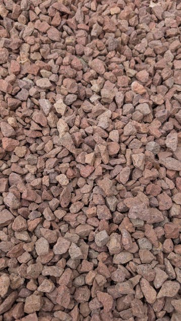 Gratis af te halen: 2,5 m³ siergrind / natuursteensplit