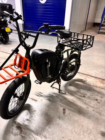 RadRunner E-bike met middenconsole en bagagerekken