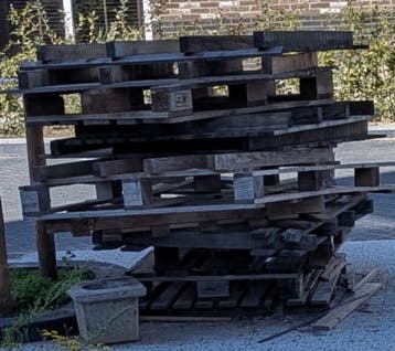 Gratis houten pallets af te halen – Lelystad