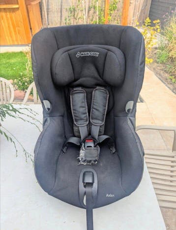 Maxi-Cosi Axiss autostoel met draaifunctie