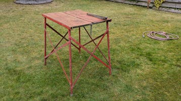Gratis afhalen. Zaagtafel frame met verstelbare geleider