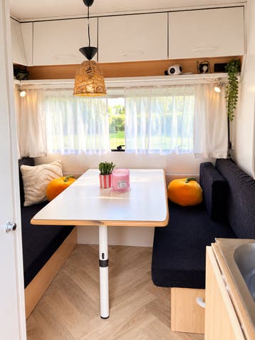 Beyerland Sprinter 390-D - Compacte en complete caravan