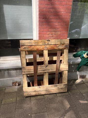 Gebruikte houten pallet voor diverse doeleinden