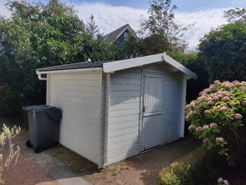 Houten schuur/tuinhuisje ca. 3m x 2.5m met ramen
