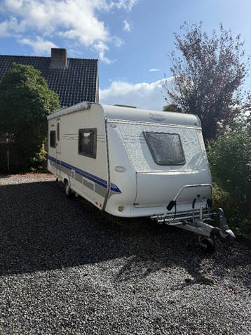 Hobby Excellent easy 540UL met mover en luifeltent.
