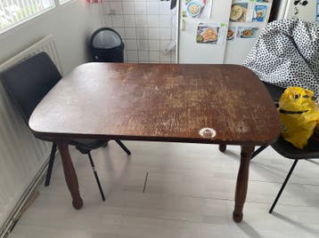 Houten eettafel
