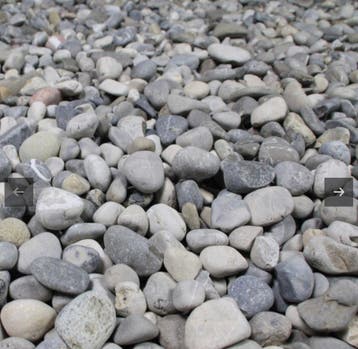GRATIS (zelf uitscheppen 1,5m3) grijze en witte kiezelstenen