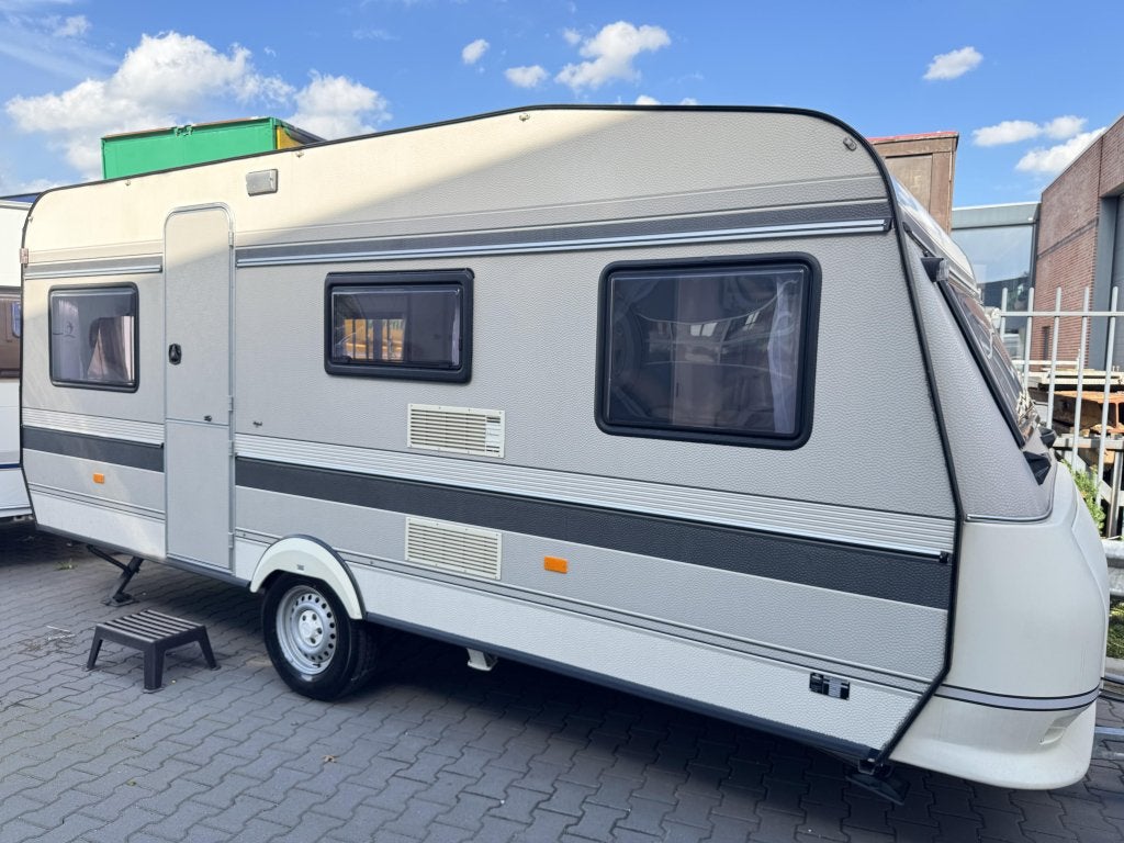 Hobby Classic 460 T / voortent / luifel / topstaat
