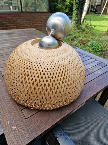 Gratis. Rotan hanglamp - Bamboe lamp - Natuurlijke uitstrali