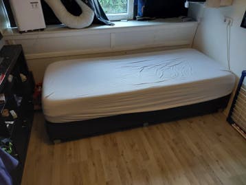 Gratis! Eenpersoons boxspring met Emma matras 90x220