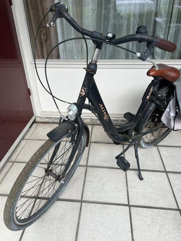 Zwarte fiets in zeer goede staat (26) inch