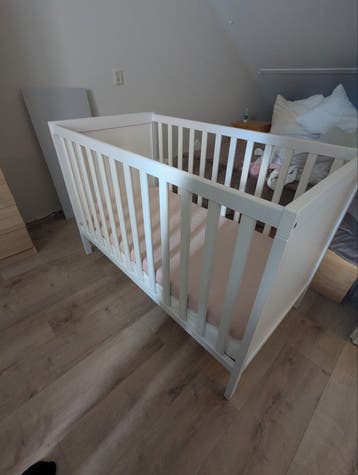 Gratis ledikant Sundvik Ikea voor baby of peuter