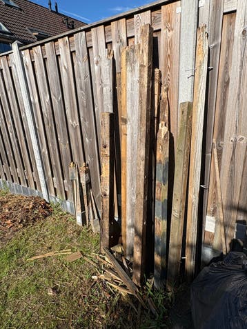 Gratis ophalen houten balken en planken