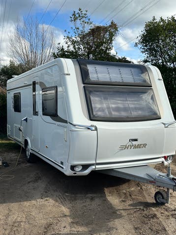 Hymer Eriba Nova GL 580- Luxe caravan met enkele bedden
