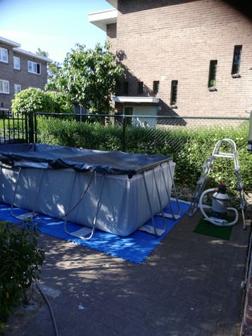 Intex Zwembad 4x2x1m met pomp en trapje