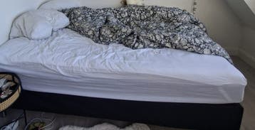 Gratis boxspring bed 140