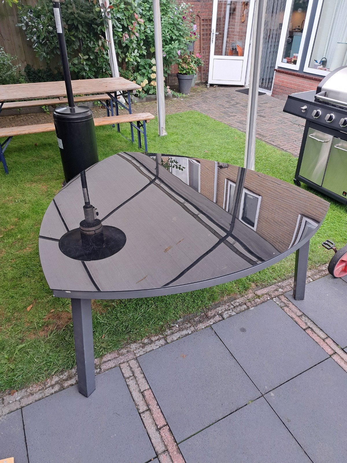Buitentafel, tuintafel