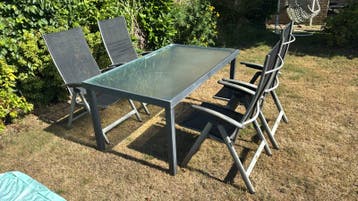 Gratis af te halen: Leuke tuinset met 4 stoelen