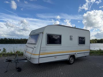 Knaus 6304 uit 1995 met complete voortent en luifel