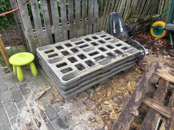 4 kunststof pallets
