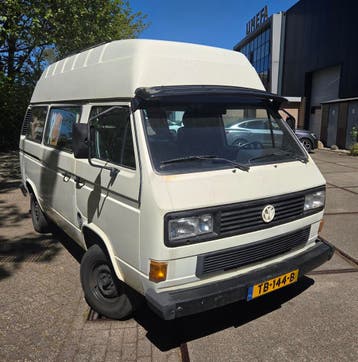 Mooie Volkswagen T3 camper! Mooi hoog postdak.