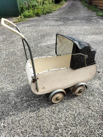 Poppen kinderwagen