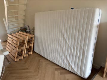 Gratis matras 140 cm breed / 200 cm lang