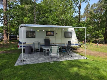 Bürstner caravan met stapelbed