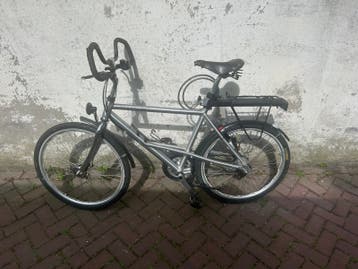 Mercedes benz aluminium hybride fiets in perfekte staat