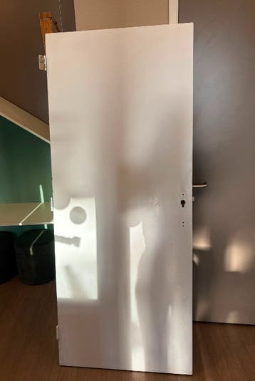 Binnendeur met lichte beschadigingen