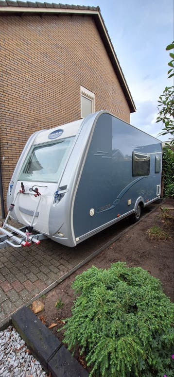 Te Koop.Caravelair Venicia 420 bj 2011