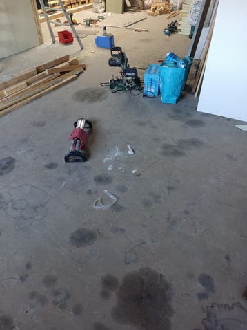 GEZOCHT: Vloer, liefst 80m2+