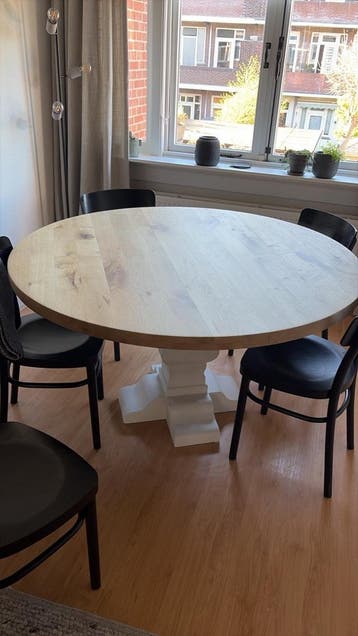 Eiken eettafel