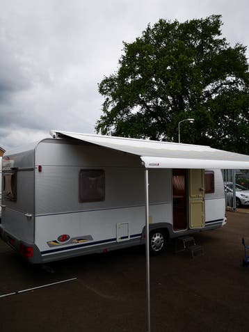 Dethleffs Caravan 2001 met complete inboedel en voortent