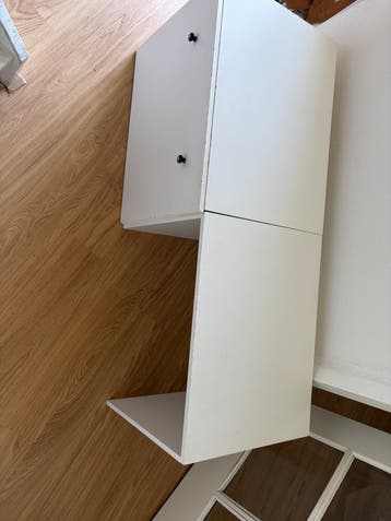 Kindertafeltje en speelgoedbak