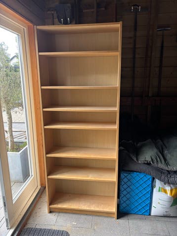 Twee houten kasten - 202x80x28cm - Gratis af te halen