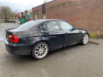 BMW 3-Serie 2.0 I 320 2005 Zwart